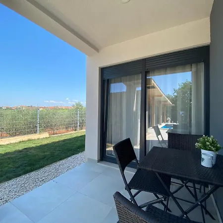 Apartman Enjoy Green, App With Swimming Pool, Garden, Pets Welcome