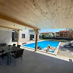 Daire Enjoy Green, App With Swimming Pool, Garden, Pets Welcome *