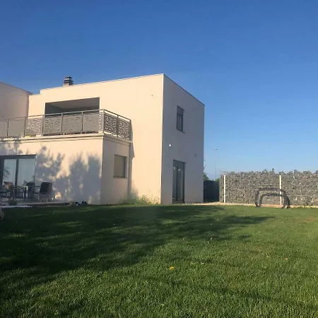 Daire Enjoy Green, App With Swimming Pool, Garden, Pets Welcome